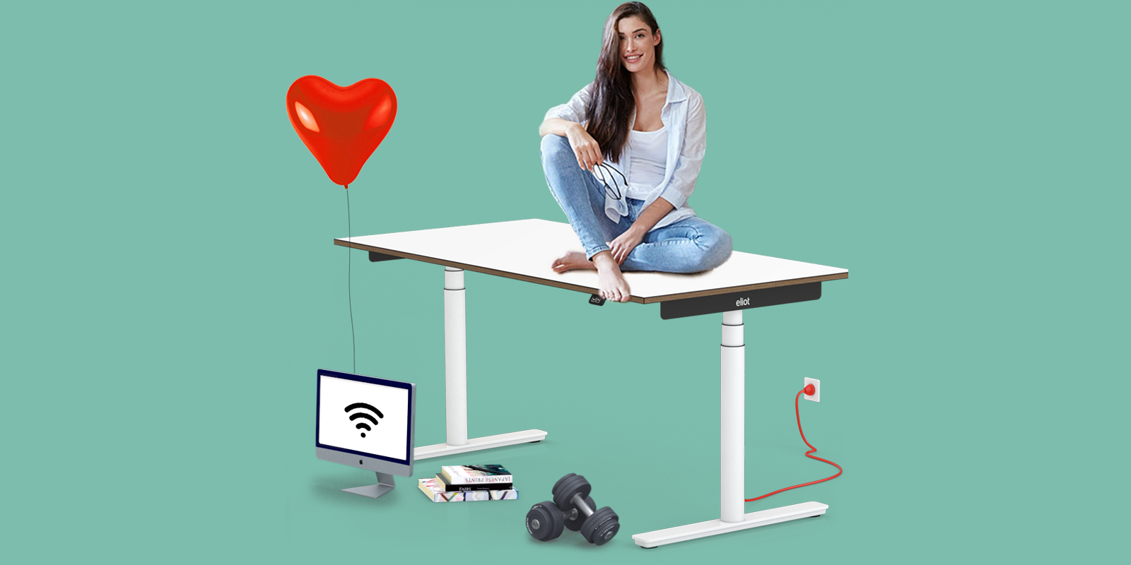 Frau sitzt auf weißem höhenverstellbarem Schreibtisch